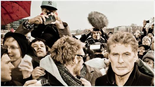 David Hasselhoff umringt von Fans und Presse