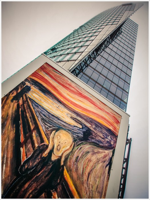"Der Schrei" von Edvard Munch vor dem Bahntower - Foto: h|b
