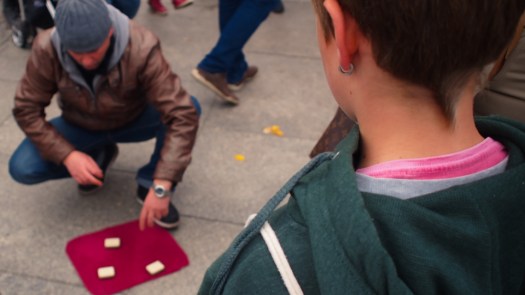 Naaa, wo ist sie wohl die Erbse? - Foto: h|b