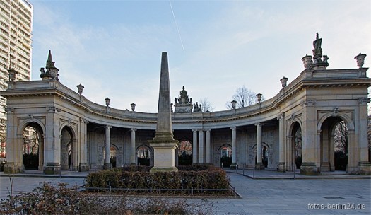 Postmeilensäule nahe dem Spittelmarkt - Foto: SvenTh (Fotos-Berlin24)