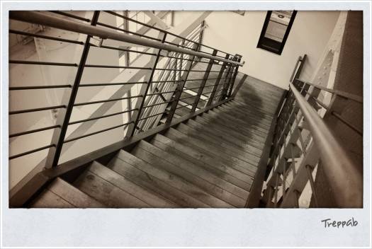 Die Treppe zu "Expert Training" in Friedrichshain - Foto: h|b