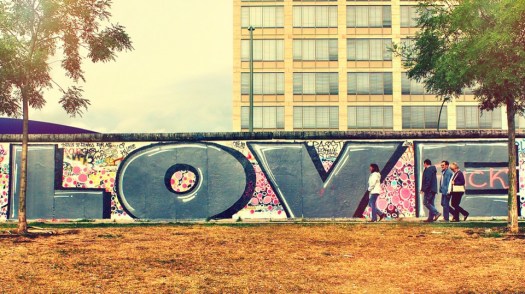 Graffiti an der Eastside-Gallery in Berlin