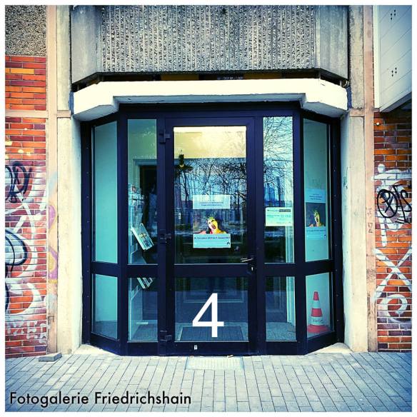 Heute Türchen Nummer 4 - Aktuell: OSTKREUZ CROSSROADS - People Of(f) FhainXberg - Foto: h|b