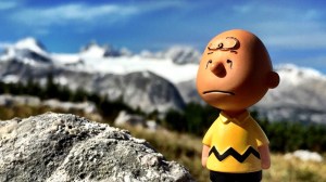 Charlie Brown vor der Kulisse des Dachsteingletschers