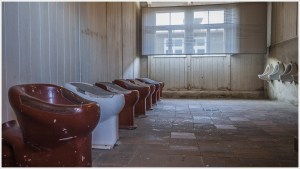 Gruppentoilette im KZ Sachsenhausen