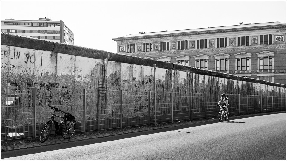 Niederkirchnerstraße, Kreuzberg