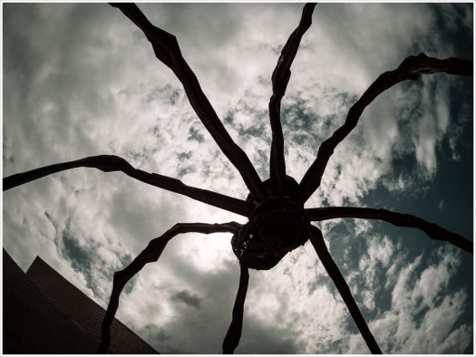 Maman, Spinnenskulptur von Louise Bourgeois