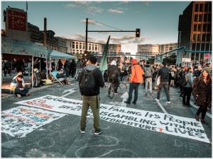 Buntes Treiben am Potsdamer Platz