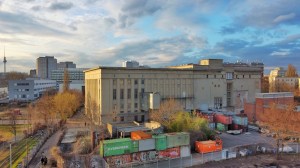 Das Berghain in Friedrichshain aus der Luft fotografiert