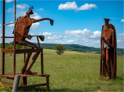 Skulpturen aus rostigem Stahl