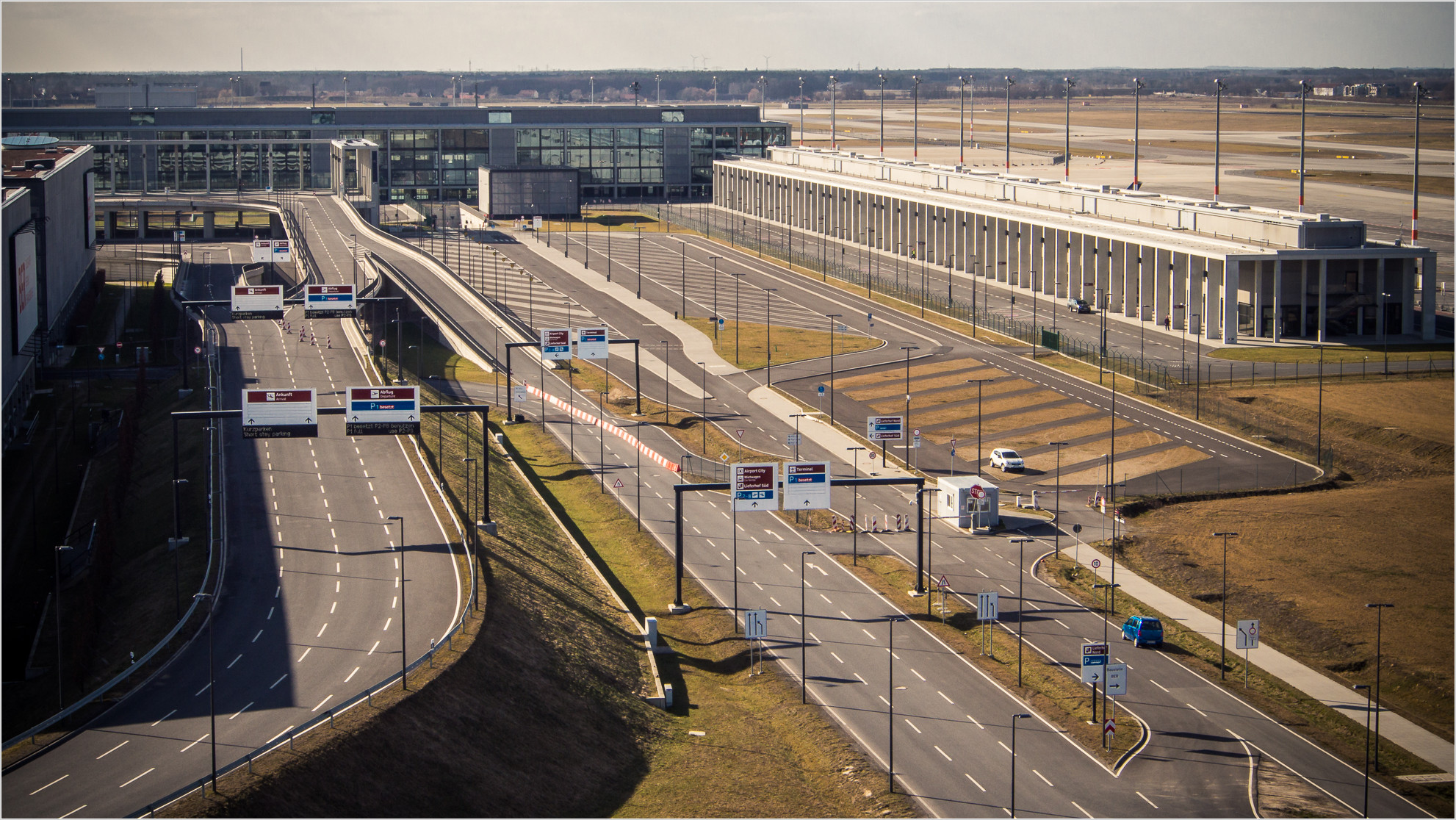 Flughafen Willy Brandt vom Aussichtsturm