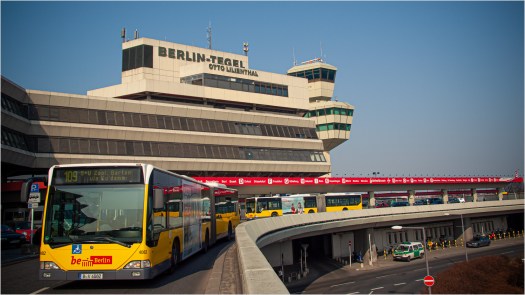 Busanreise am Flughafen Tegel
