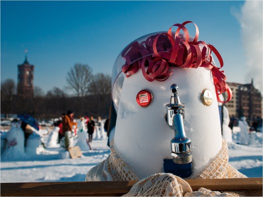 Schneemann mit roten Haaren