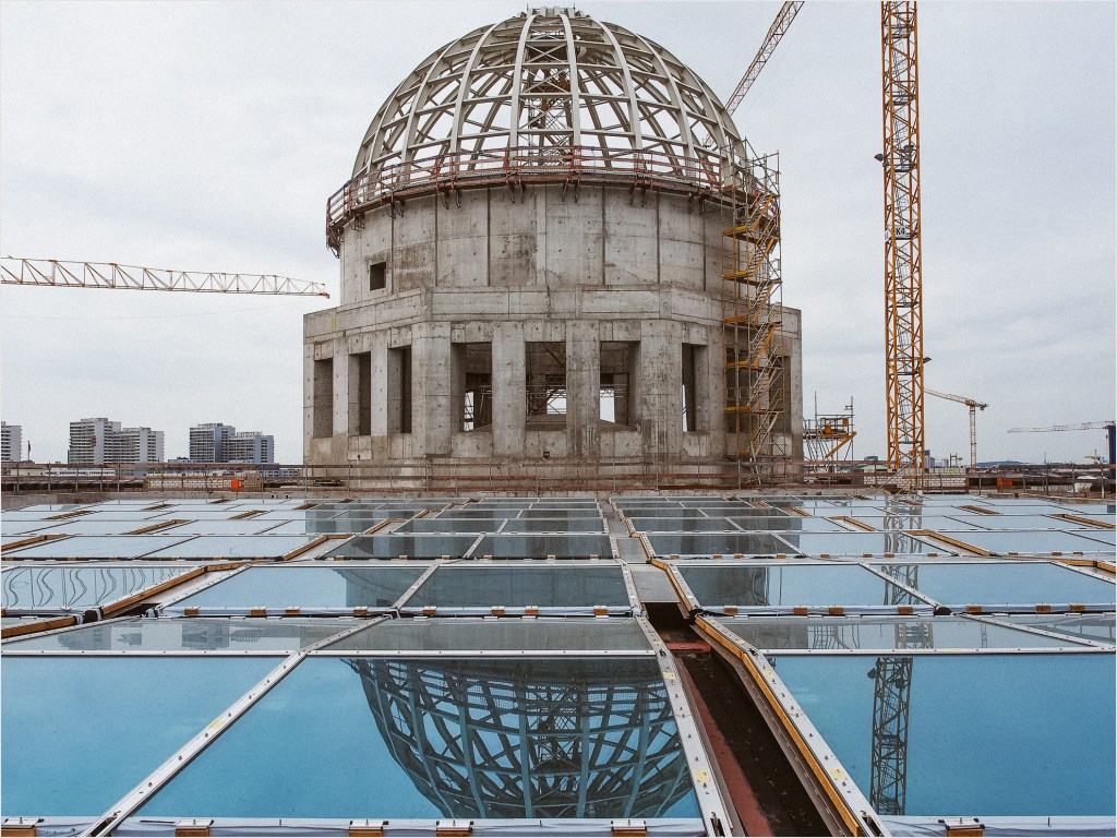 Humboldtforum Dach mit Kuppel im Bau