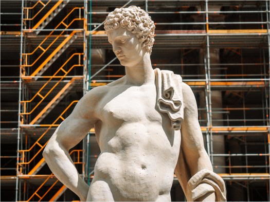 Statue vor Stadtschloss