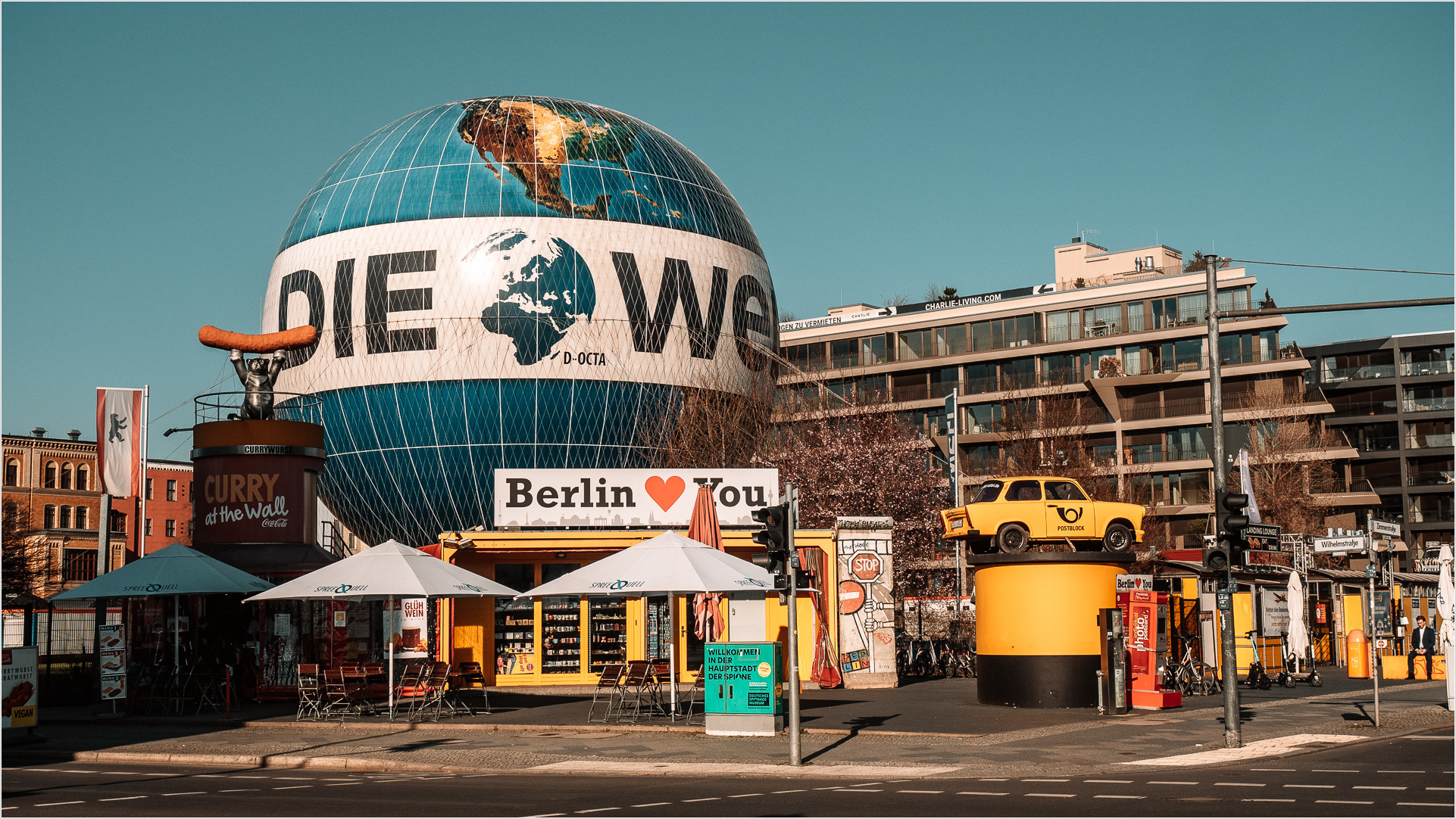 Der Ballon "DIe Welt" in Berlin