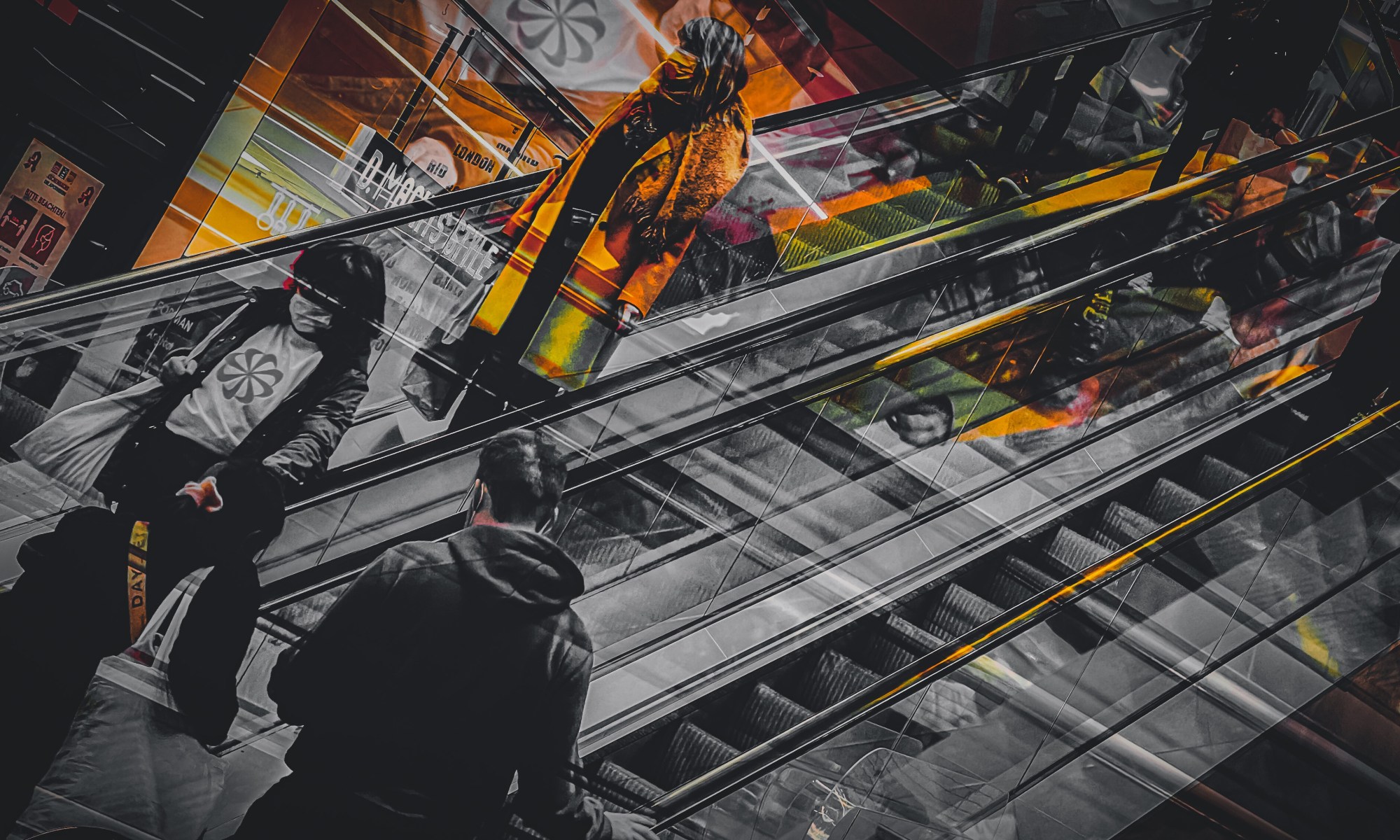 Rolltreppen verfremdet