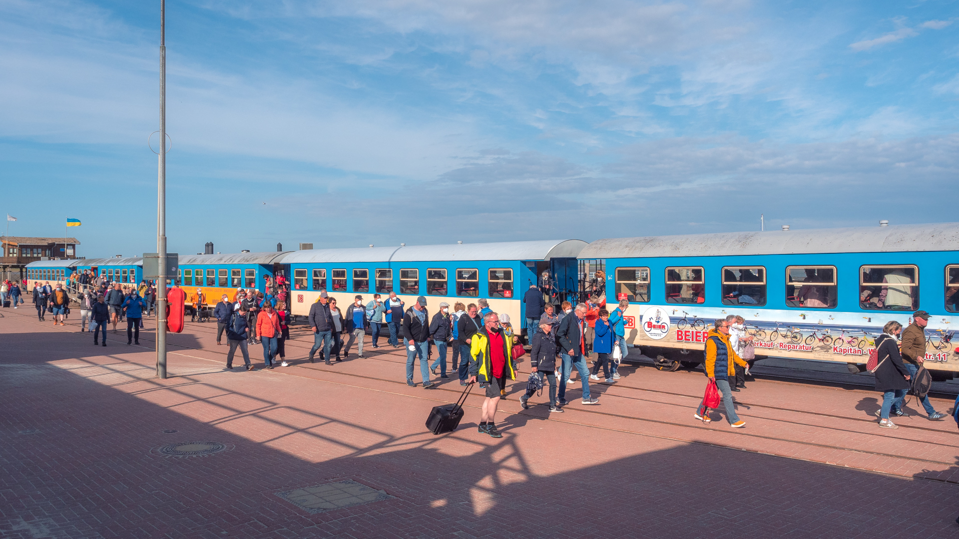 Inselbahn Wangerroge am Hafen