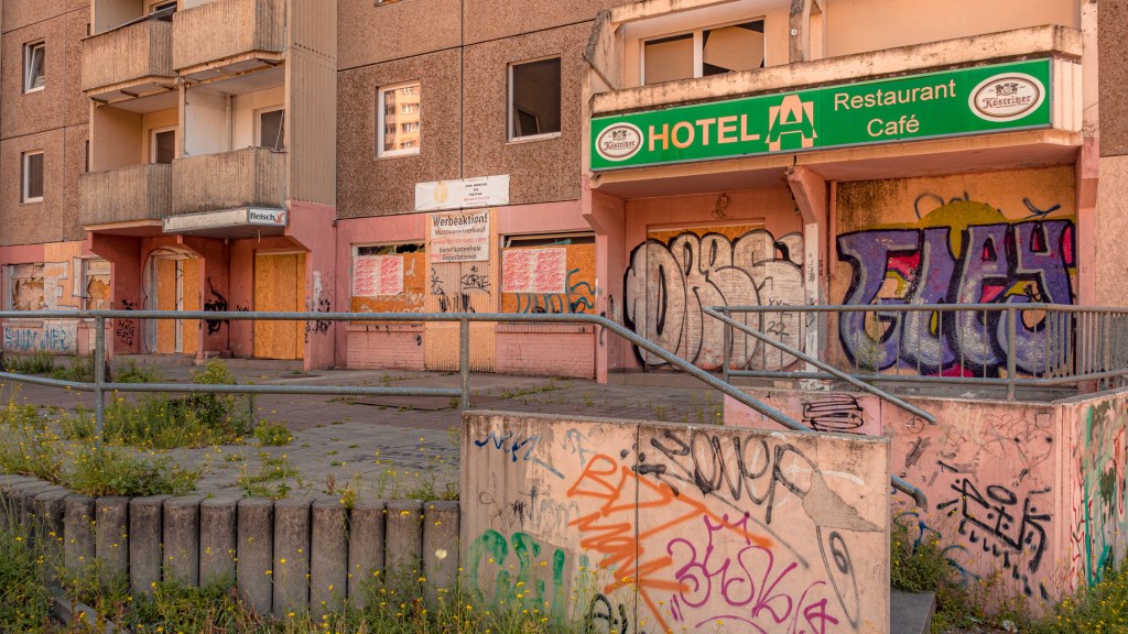 Hausfassade eines Plattenbaus