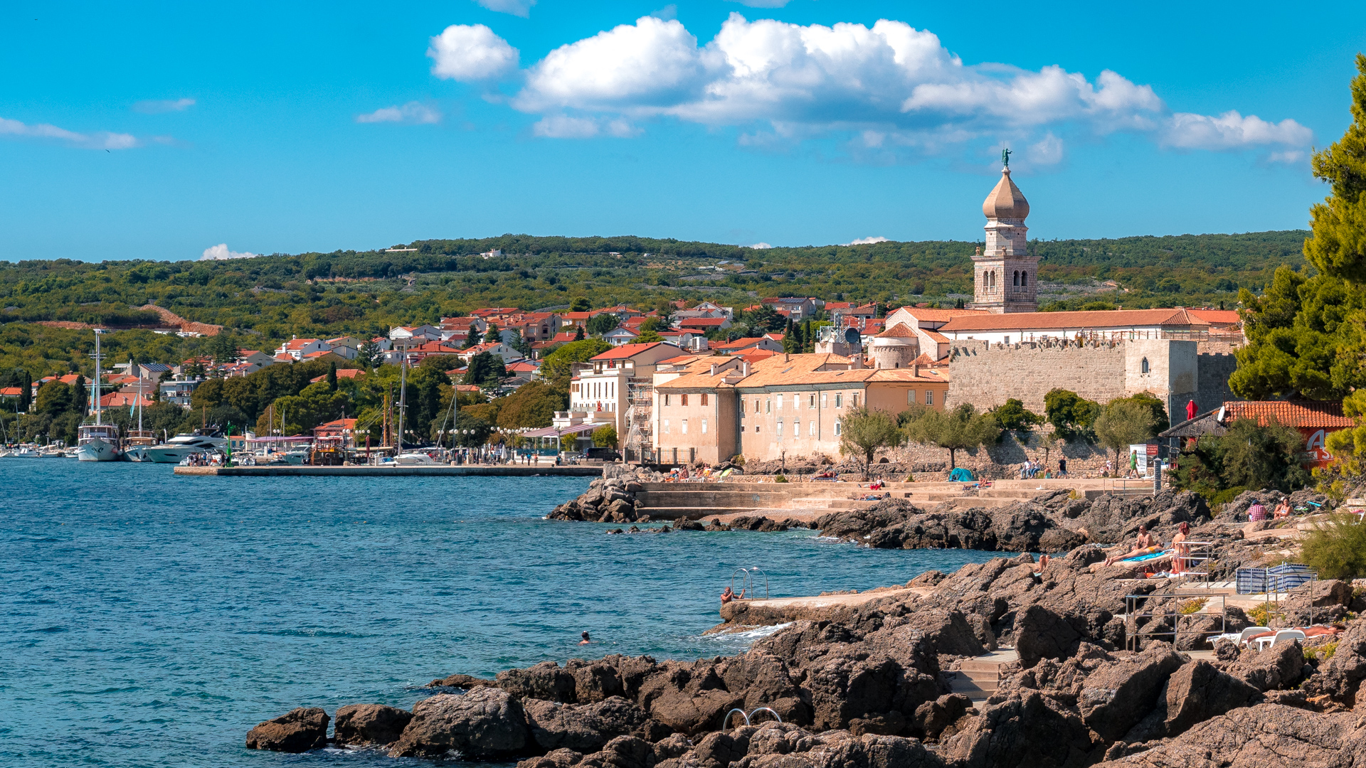 Blick auf Krk vom Meer aus