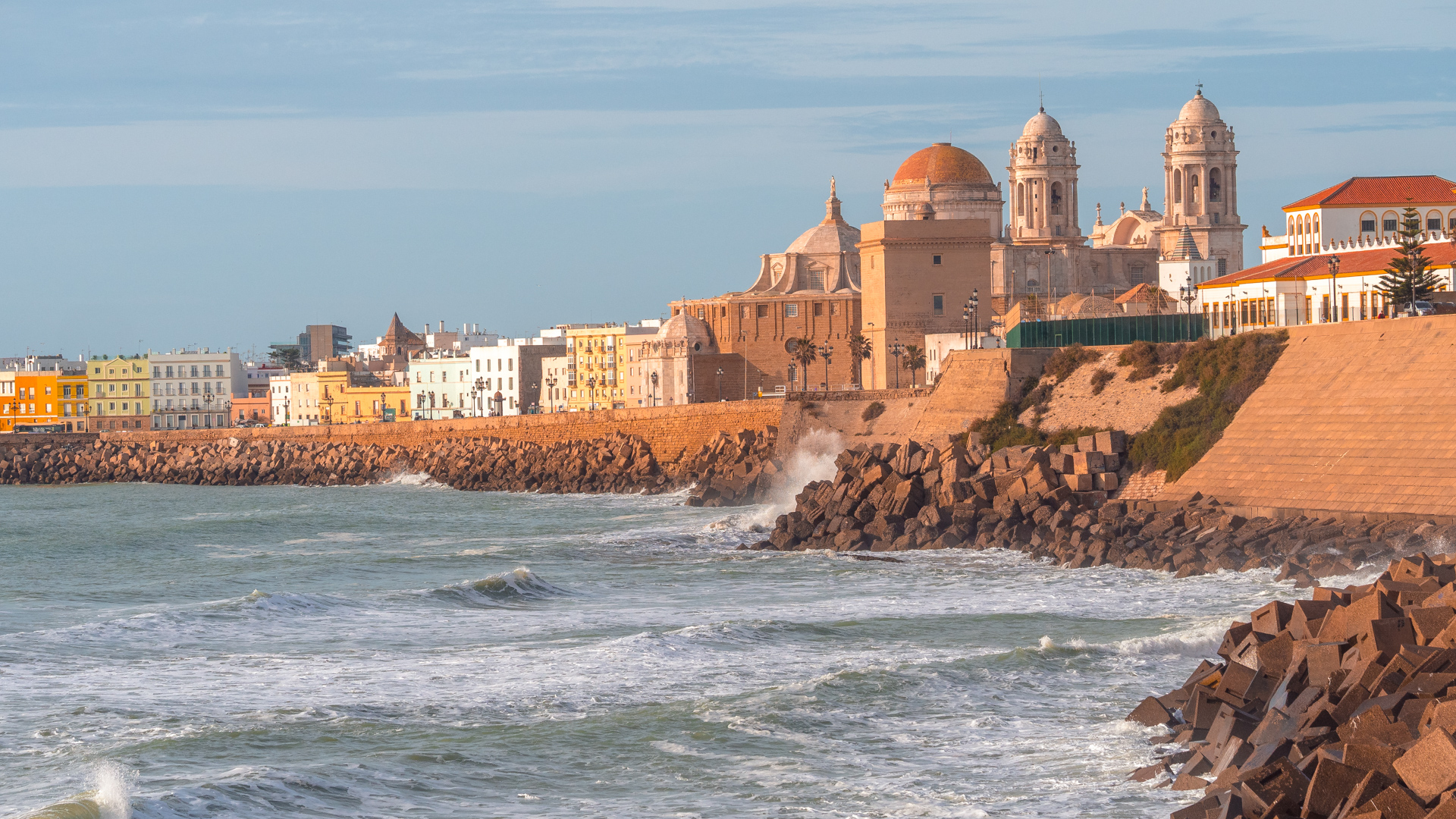 Kathedrale in Cadiz von der Meerseite