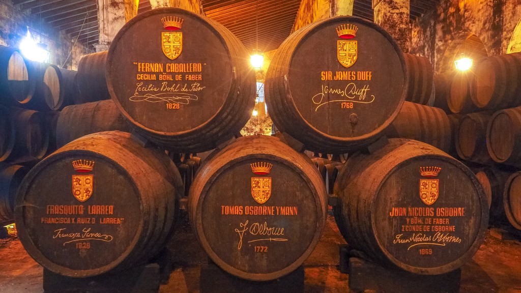 Sherryfässer mit Unterschriften bekannter Persönlichkeiten