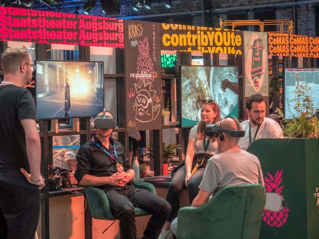 Ein Stand des Staatstheaters Augsburg auf der re:publica