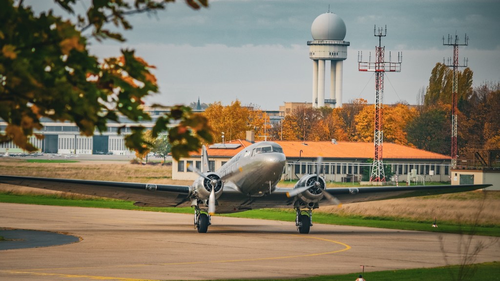 Der alte Rosinenbomber in Tempelhof