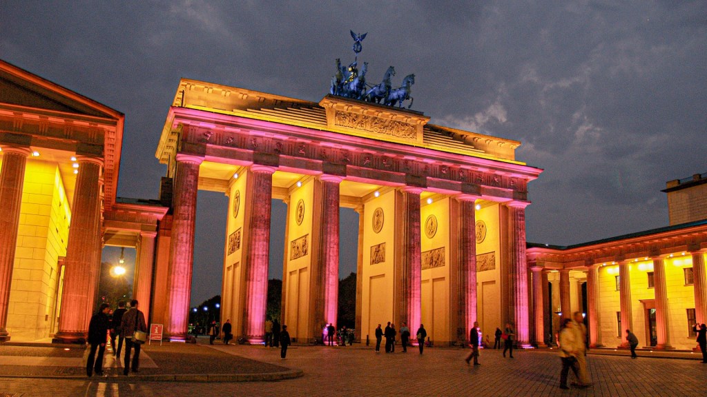 Angestrahtes Brandenburger Tor im Rahmen des FoL
