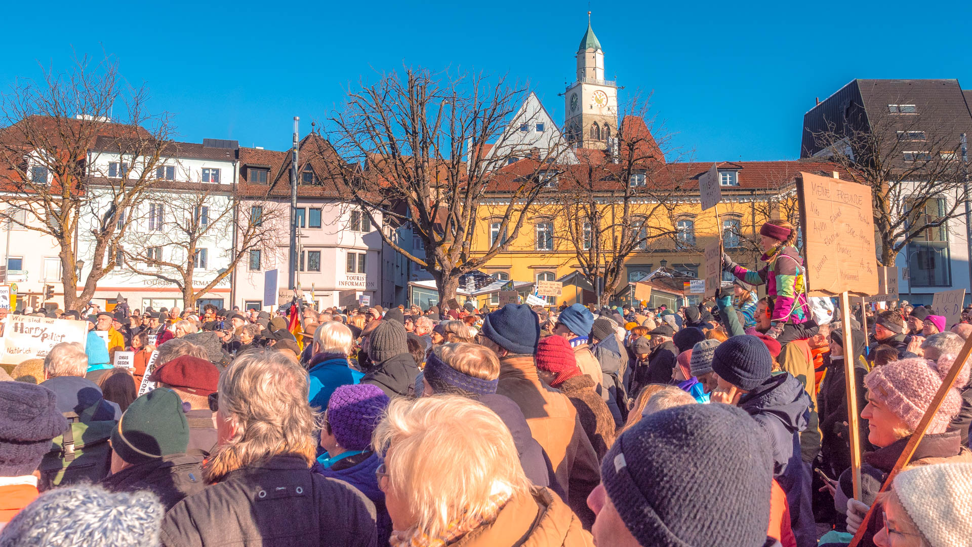 Kundgebung gegen Rechts am Landeplatz in Überlingen