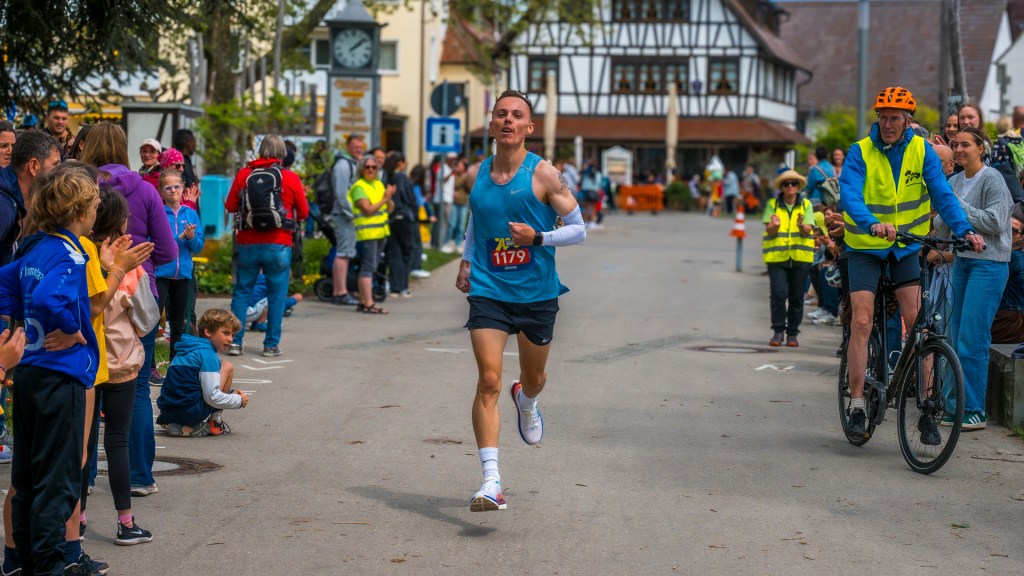 Läufer beim Pfahlbaumarathon 2024