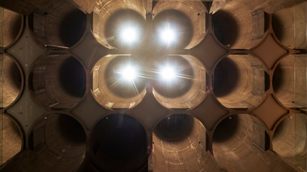 Die Decke des Kunstsilo in Kristiansand von innen