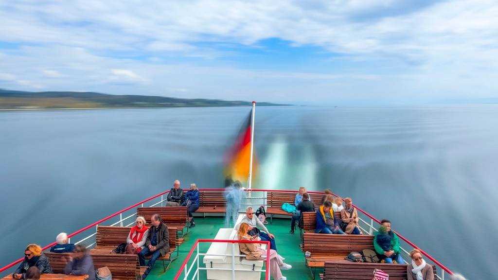 Aufnahme vom Heck eines Schiffes mit Bewegungsunschärfe durch längeres belichten
