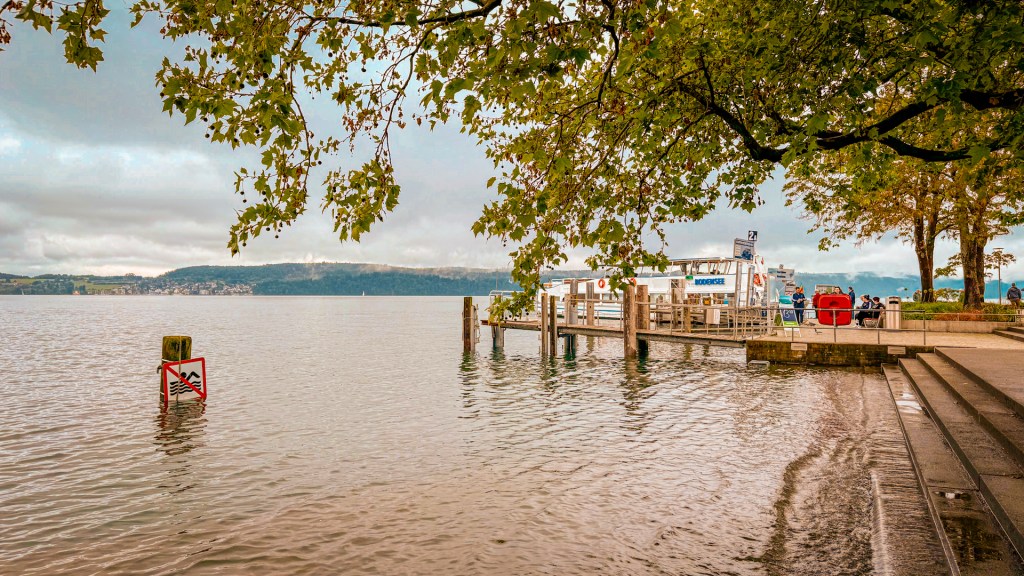 Hochwasser am Landungsplatz in Überlingen