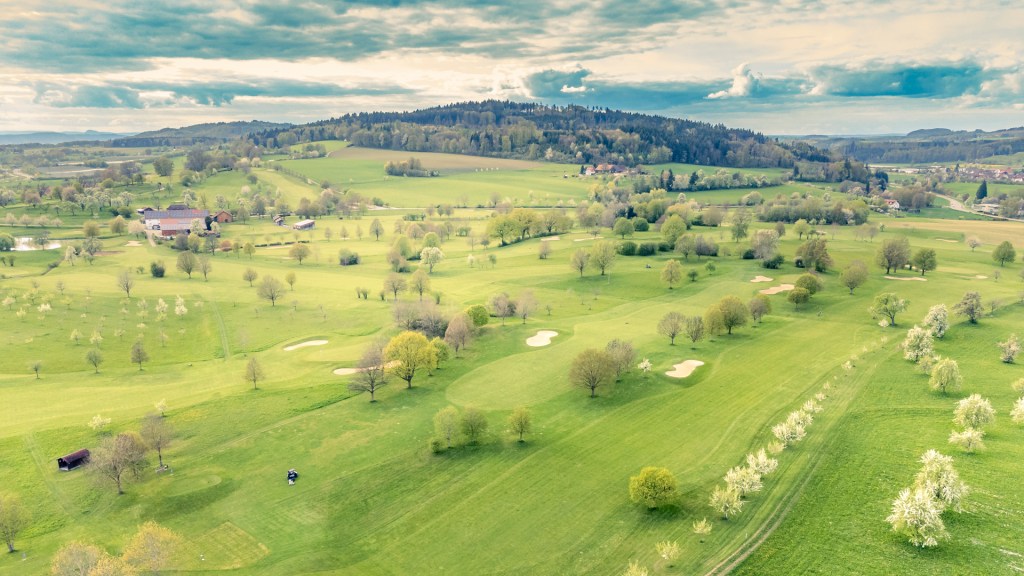 Blick auf den Golfplatz bei Owingen am Bodensee