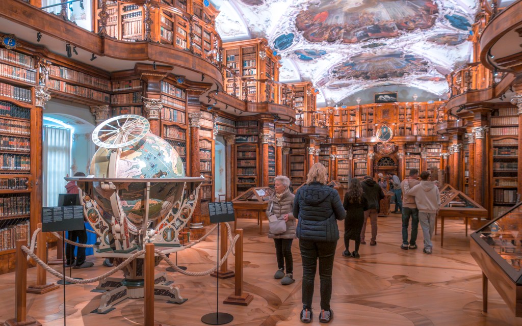 Innenaufnahme der Stiftsbibliothek in St. Gallen
