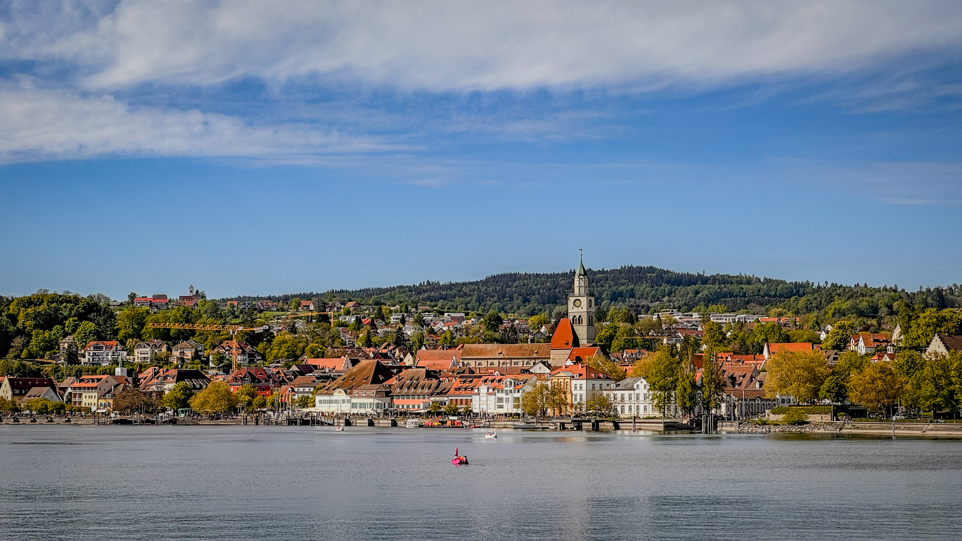 Blick vom Wasser auf Überlingen