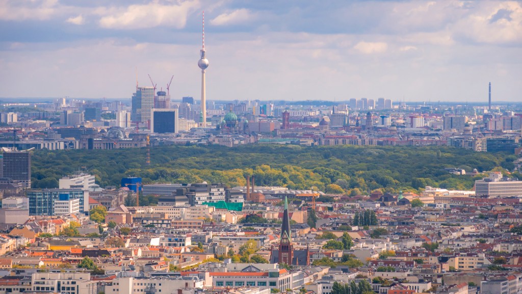 Blick vom Berliner Funkturm zur City Ost