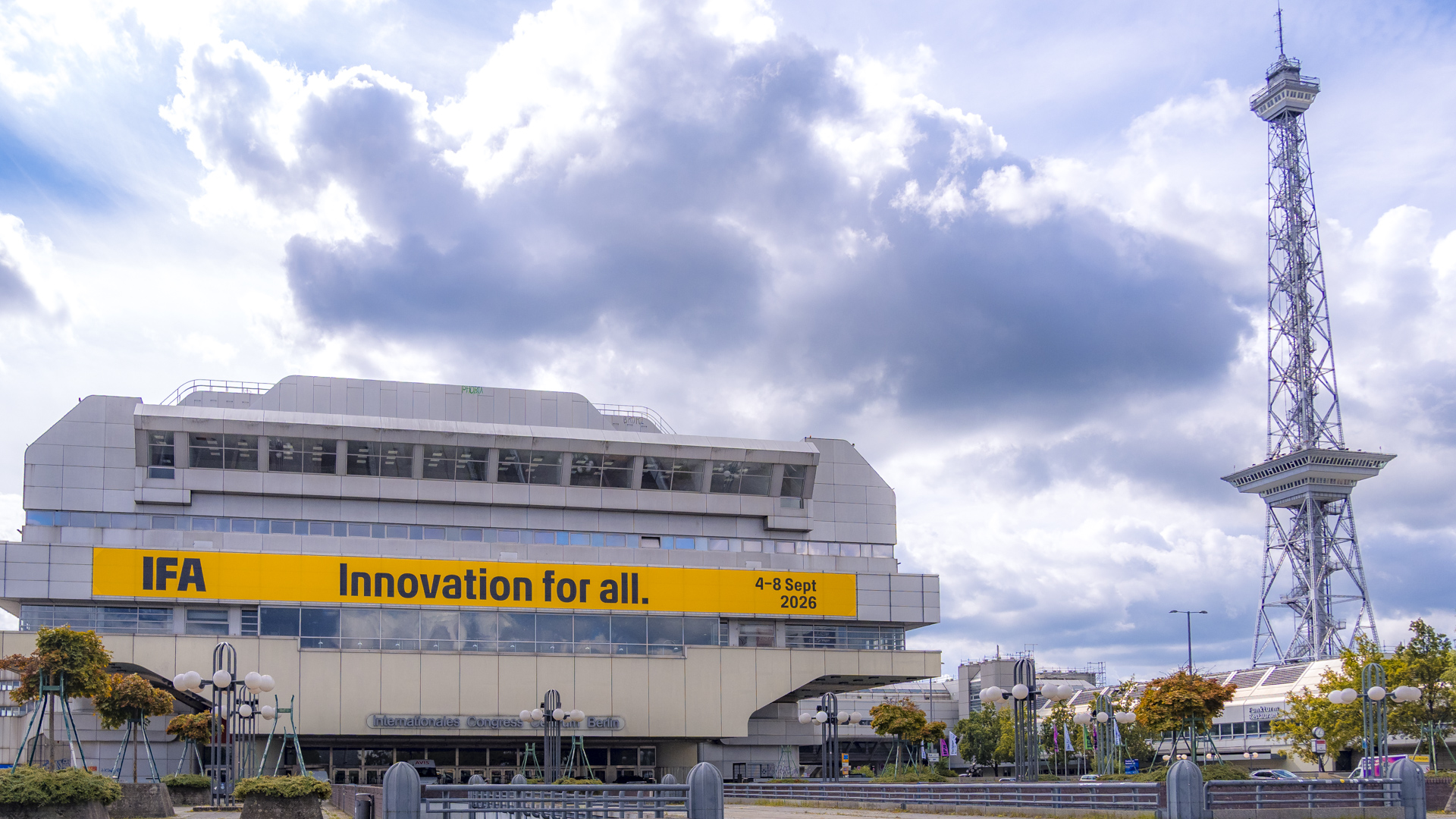 ICC mit Berliner Funkturm