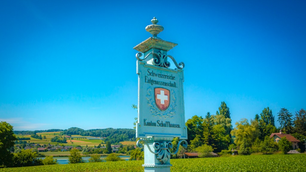Grenzschild zur Schweiz